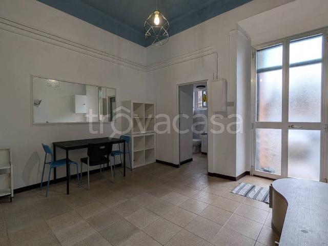 Appartamento in affitto a Genova via Giovanni Torti, arredato, vicinanze negozi, studio TrovaCasa