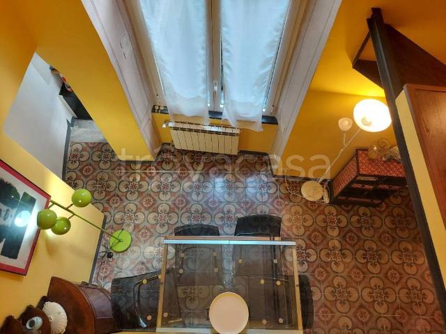 Appartamento in affitto a Genova via della Maddalena, arredato, centrale, doppi vetri TrovaCasa