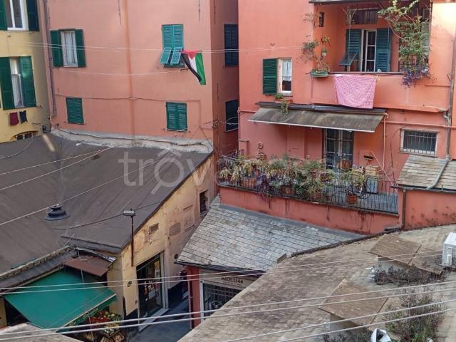 Appartamento in affitto a Genova via della Maddalena, 2, arredato, riscaldamento autonomo, centrale TrovaCasa
