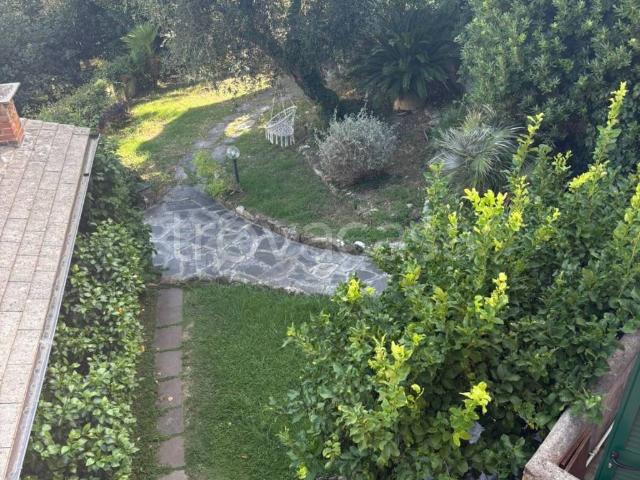 Appartamento in affitto a Genova via Emilio Granello, 2, giardino privato, posto auto, terrazzo TrovaCasa