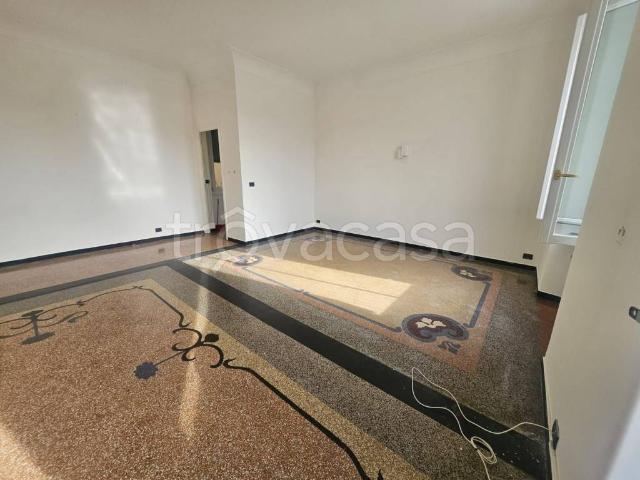 Appartamento in affitto a Genova via Francesco Domenico Guerrazzi, non arredato/vuoto, ascensore, buono stato TrovaCasa