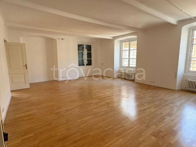 Appartamento in affitto a Genova via Interiano, non arredato/vuoto, riscaldamento autonomo, immobile di prestigio TrovaCasa