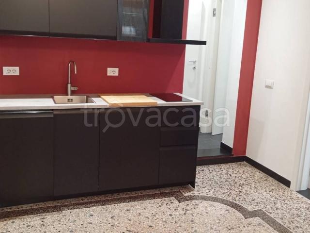 Appartamento in affitto a Genova via Lavinia, arredato, riscaldamento autonomo, ristrutturato TrovaCasa