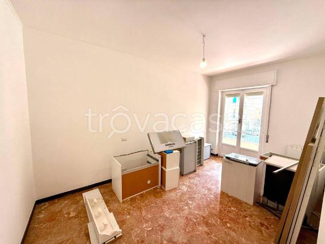 Appartamento in affitto a Genova via Luigi Gherzi, 18, parzialmente arredato, ristrutturato, balcone TrovaCasa