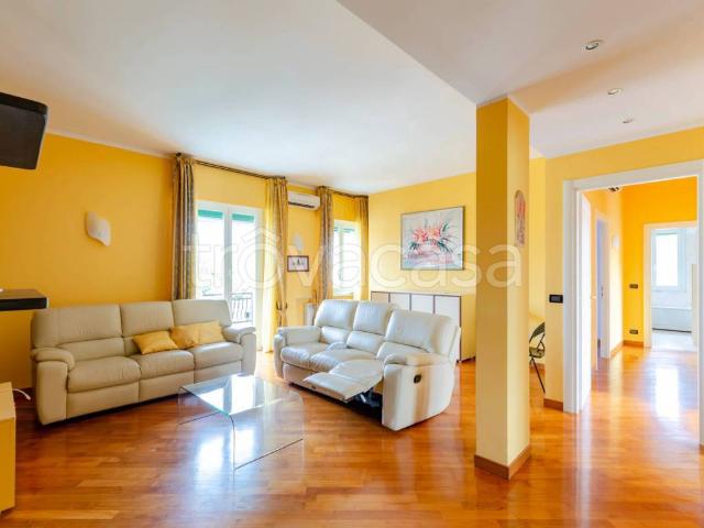 Appartamento in affitto a Genova via Montani, arredato, ultimo piano, vista aperta TrovaCasa