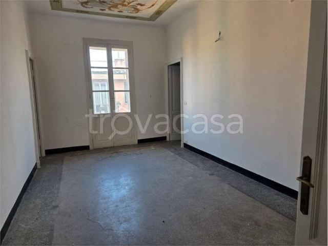 Appartamento in affitto a Genova via San Martino, non arredato/vuoto, riscaldamento autonomo, ascensore TrovaCasa