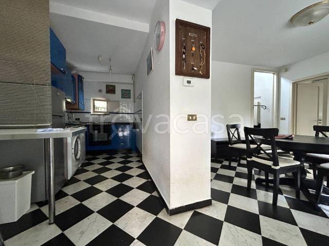 Appartamento in affitto a Genova via San Luca d'Albaro, arredato, terrazzo, contesto signorile TrovaCasa