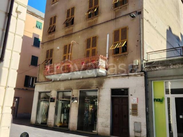 Appartamento in affitto a Genova via Sestri, non arredato/vuoto, riscaldamento autonomo, senza ascensore TrovaCasa