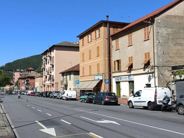 Appartamento in affitto a Genova via Struppa, 204, non arredato/vuoto, doppi vetri, cantina TrovaCasa