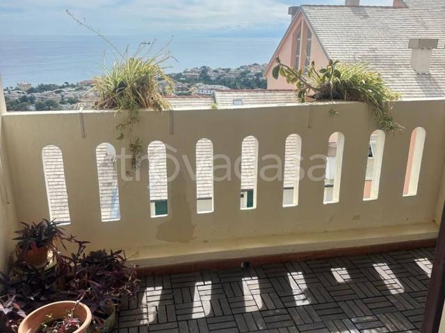 Appartamento in affitto a Genova via Pietro Nenni, fronte mare, vista mare, ultimo piano TrovaCasa