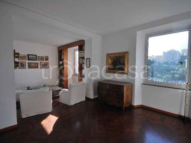 Appartamento in affitto a Genova corso Carbonara, ascensore, ultimo piano, luminoso TrovaCasa