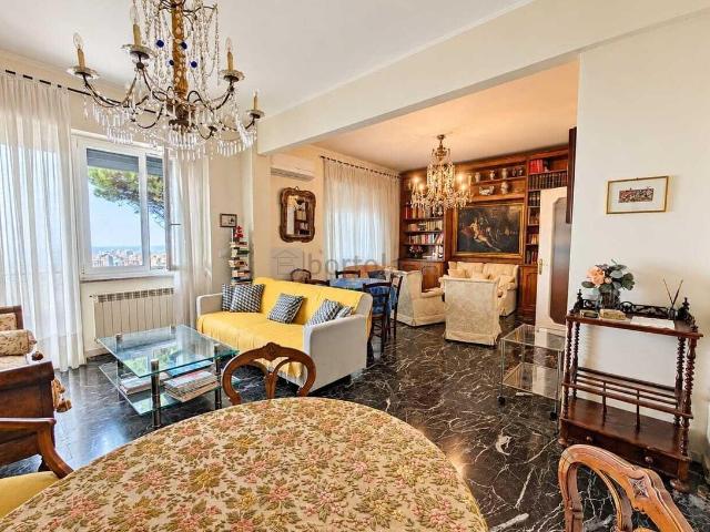 Appartamento in Affitto a Genova in VIA CHIODO