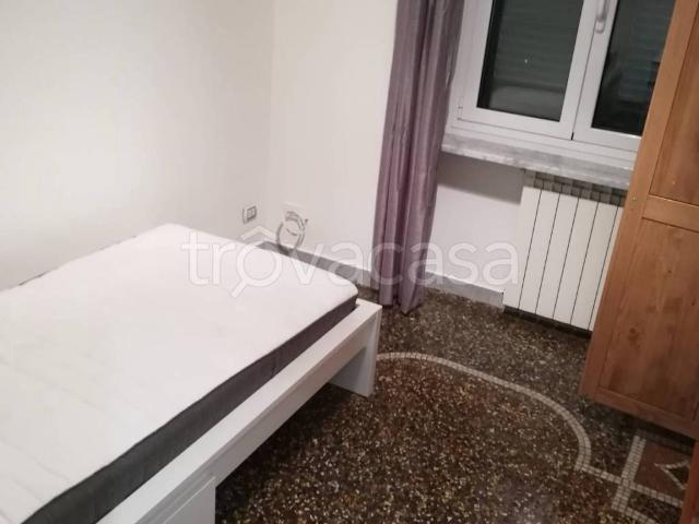 Appartamento in affitto a Genova piazza Andrea Massena, arredato, terrazzo, balcone TrovaCasa