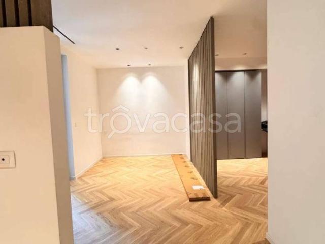 Appartamento in affitto a Genova piazza Dante, arredato, nuova costruzione, parquet TrovaCasa