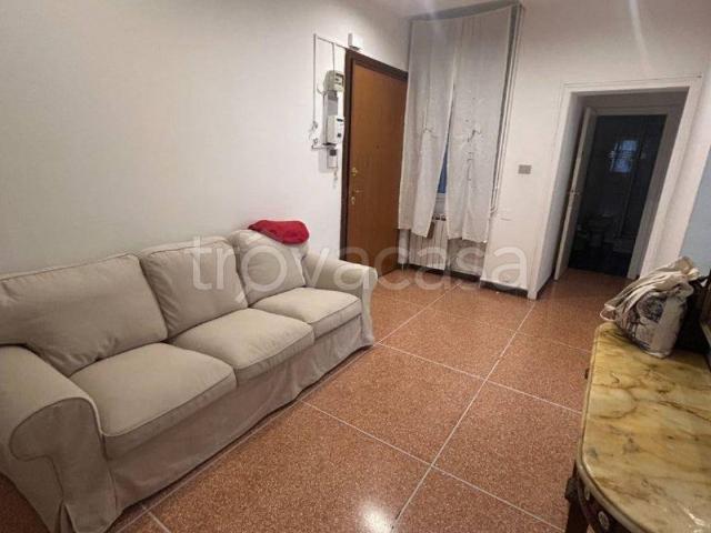 Appartamento in affitto a Genova piazza Paolo da Novi, arredato, riscaldamento autonomo, vicinanze negozi TrovaCasa
