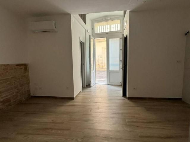 Appartamento in affitto a Giovinazzo BA