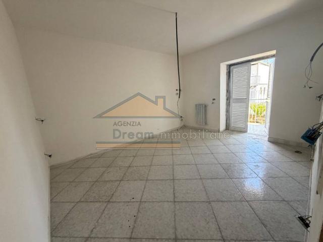 Appartamento in affitto a Giugliano in Campania via Spazzilli, non arredato/vuoto, periferica, luminoso TrovaCasa