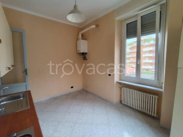 Appartamento in affitto a Ivrea via Camillo Olivetti, 6, balcone, cucina abitabile TrovaCasa