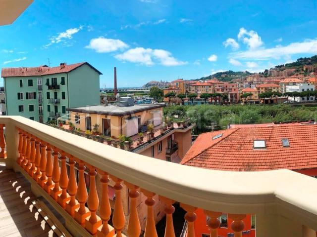 Appartamento in affitto a Imperia, arredato, box, terrazzo TrovaCasa