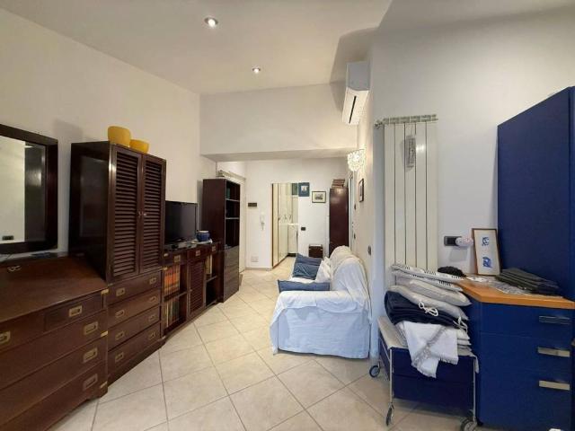 Appartamento in affitto a Imperia IM