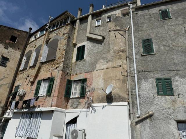 Appartamento in affitto a Imperia IM