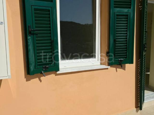 Appartamento in affitto a Imperia via Rosa, non arredato/vuoto, terrazzo, riscaldamento autonomo TrovaCasa