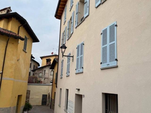 Appartamento in affitto a Iseo BS