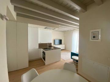 Appartamento in affitto a Iseo BS