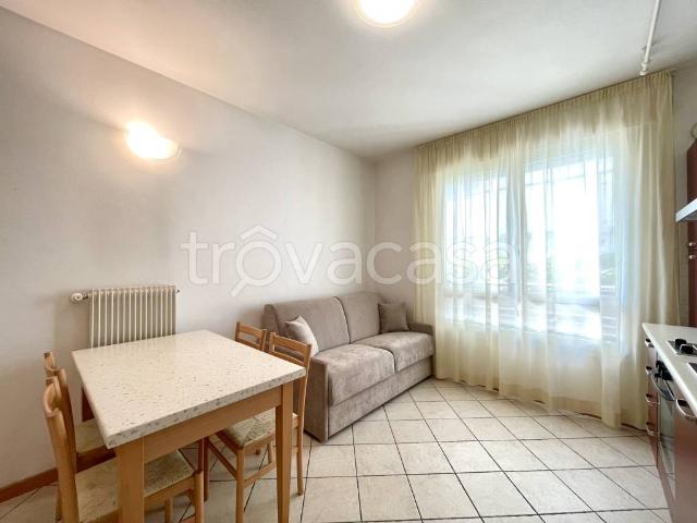 Appartamento in affitto a Jesolo via Andrea Bafile 8 Accesso al Mare, 8, arredato, terrazzo, balcone TrovaCasa