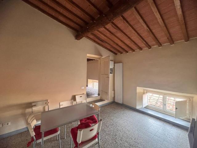 Appartamento in affitto a Lucca LU