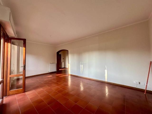 Appartamento in affitto a Lucca via Borgo Giannotti, 55100, non arredato/vuoto, aria condizionata, cantina TrovaCasa