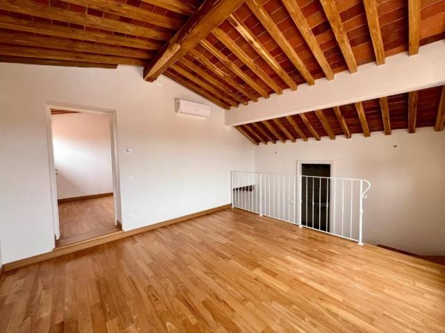 Appartamento in affitto a Lucca via della Stufa, 55100, arredato, caminetto, ristrutturato TrovaCasa