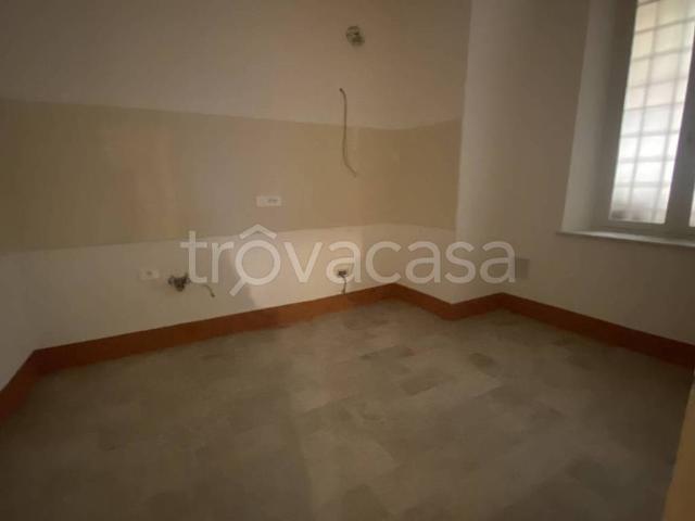 Appartamento in affitto a Lucca via San Paolino, snc, parzialmente arredato, centrale, parquet TrovaCasa