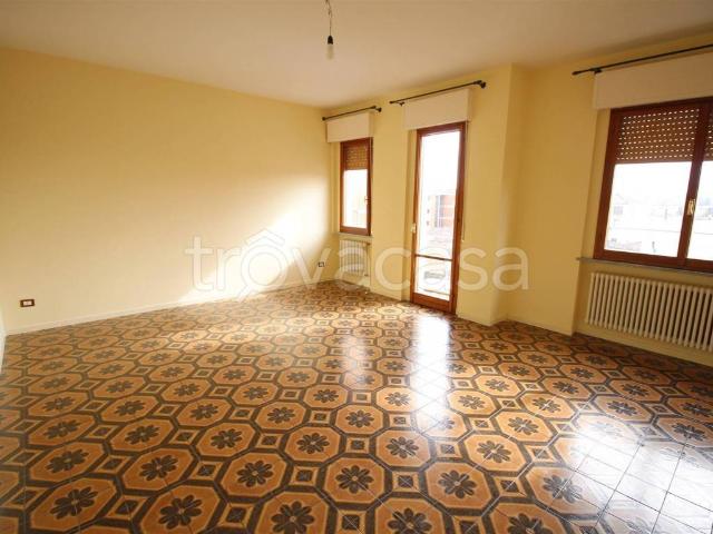 Appartamento in affitto a Lucca viale Giacomo Puccini, posto auto, box, terrazzo TrovaCasa