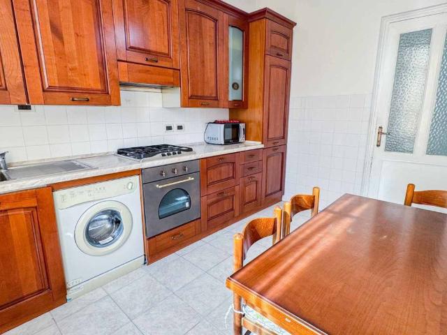 Appartamento in affitto a La Spezia largo Marcantone, 4, arredato, balcone, cucina abitabile TrovaCasa
