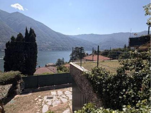 Appartamento in affitto a Laglio CO