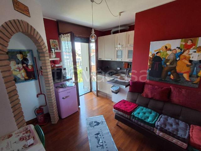Appartamento in affitto a Lainate via Nazario Sauro, arredato, parquet, luminoso TrovaCasa