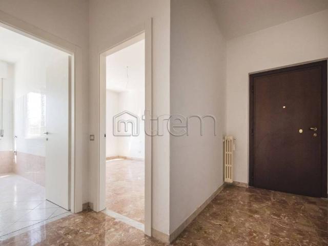 Appartamento in affitto a Lainate via Pagliera, non arredato/vuoto, giardino privato, box TrovaCasa