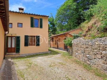 Appartamento in affitto a Lastra a Signa via del Serraglio, giardino privato, parzialmente arredato, collinare TrovaCasa
