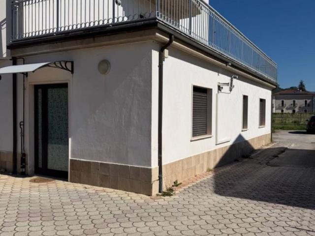 Appartamento in affitto a L'Aquila via Torrente Raio, arredato, posto auto scoperto, angolo cottura TrovaCasa