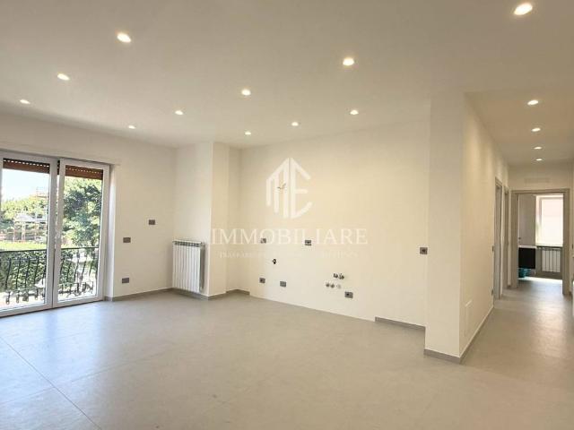 Appartamento in affitto a Lariano piazza Sant'Eurosia, 37, non arredato/vuoto, box, terrazzo TrovaCasa