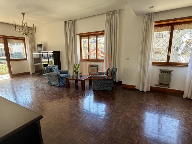 Appartamento in affitto a Latina via Parini, box, buono stato, parquet TrovaCasa