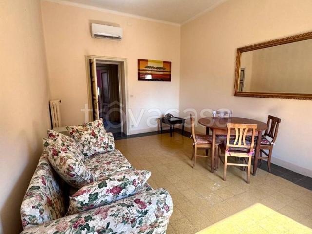 Appartamento in affitto a Latina piazza Dante Alighieri, 3, arredato, centrale, vicinanze negozi TrovaCasa