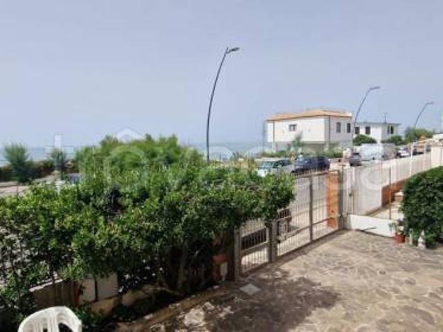 Appartamento in affitto a Latina strada Lungomare, arredato, giardino privato, terrazzo TrovaCasa