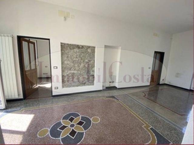 Appartamento in affitto a Lavagna via Fieschi, non arredato/vuoto, giardino privato, box TrovaCasa