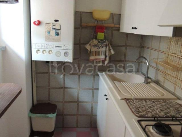 Appartamento in affitto a Laveno Mombello, parzialmente arredato, caminetto, ristrutturato TrovaCasa