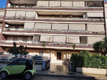 Appartamento in affitto a Lecce via Clemente Rebora, 13, non arredato/vuoto, ascensore, zona residenziale TrovaCasa