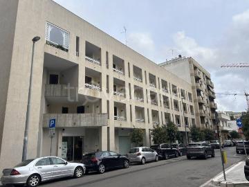 Appartamento in affitto a Lecce via Niccolò Foscarini, 7, non arredato/vuoto, terrazzo, immobile di prestigio TrovaCasa