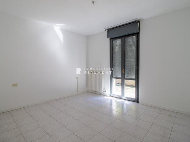 Appartamento in affitto a Lecco lecco, non arredato/vuoto, giardino privato, box TrovaCasa