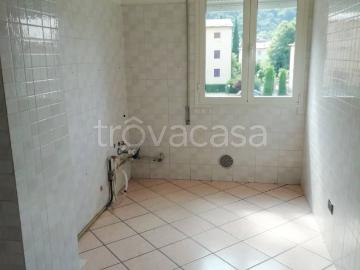 Appartamento in affitto a Lecco via Tonio da Belledo, box, riscaldamento autonomo, libero subito TrovaCasa